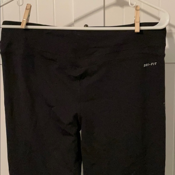Nike Dri-Fit Medium M Cropped Yoga Pants Leggings - Picture 4 of 8